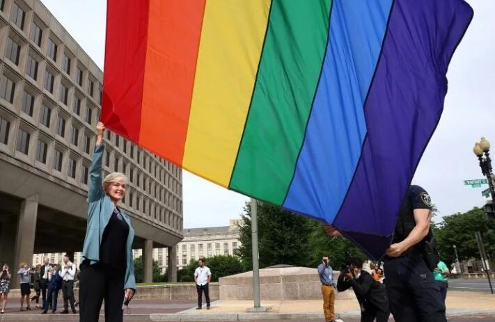 友善LGBTQI族群 美國發行首本X性別護照