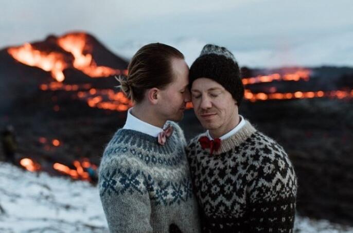男同志冰島火山前許下誓言 他們的愛有如岩漿般又濃又烈